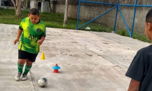 Instituto Dagaz oferece aulas gratuitas de teatro, balé, futsal e circo em Volta Redonda